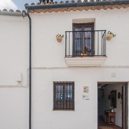 Cozy Home In Zahara De La Sierra With Kitchen Buitenkant foto