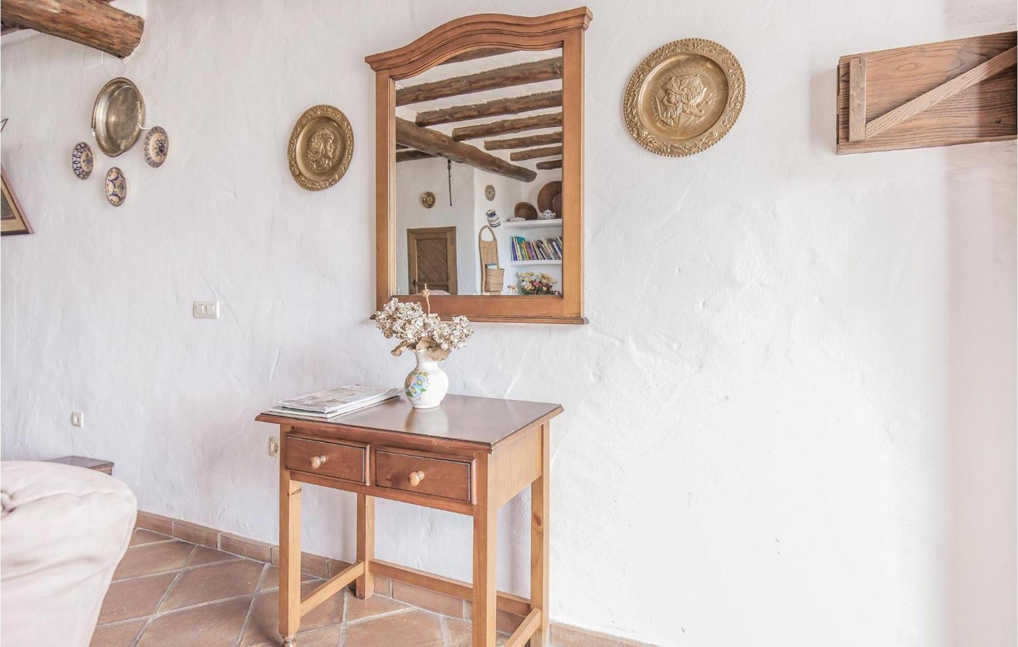 Cozy Home In Zahara De La Sierra With Kitchen Buitenkant foto