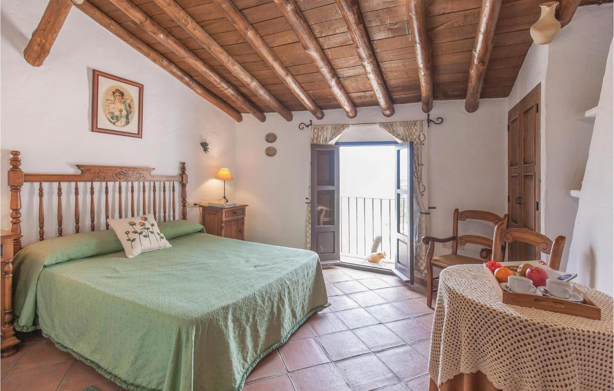 Cozy Home In Zahara De La Sierra With Kitchen Buitenkant foto