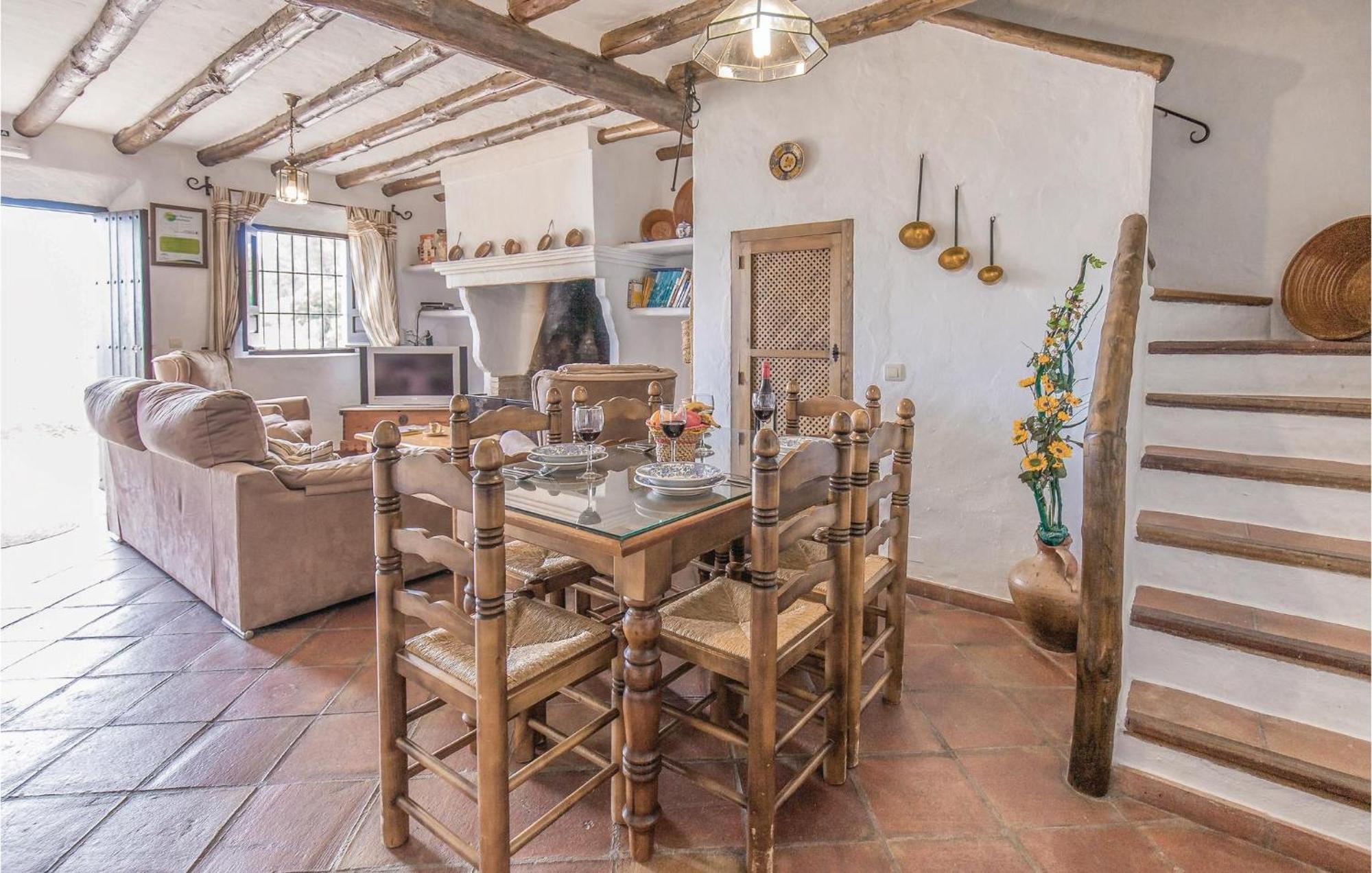Cozy Home In Zahara De La Sierra With Kitchen Buitenkant foto